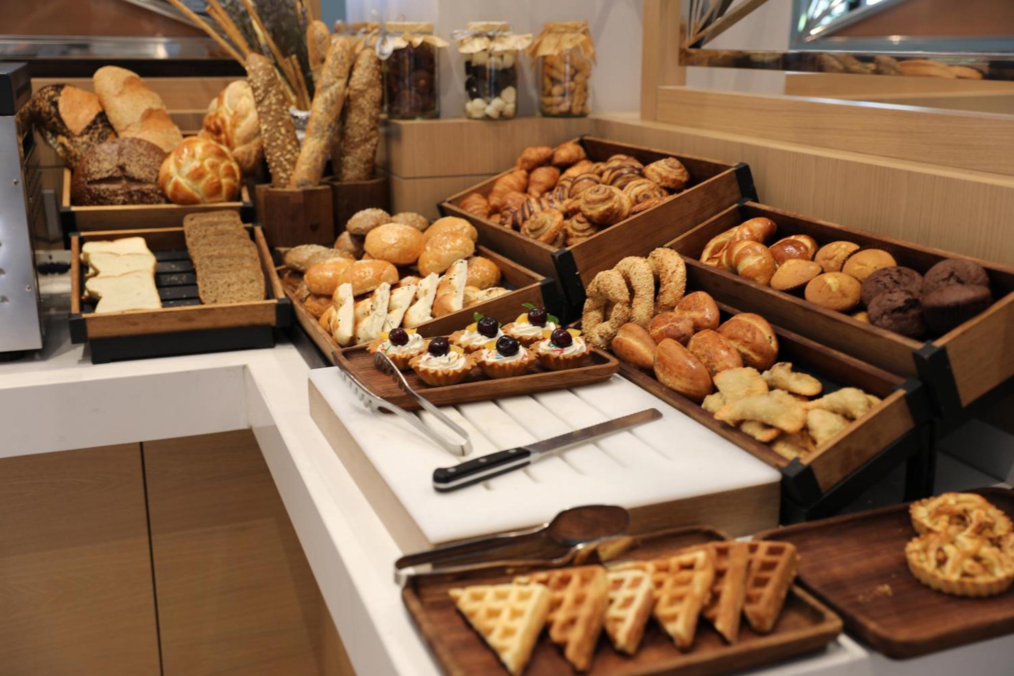 Karavansaray Turkistan Harbour Hotel -Flying Theatre Access Екстер'єр фото A bread station