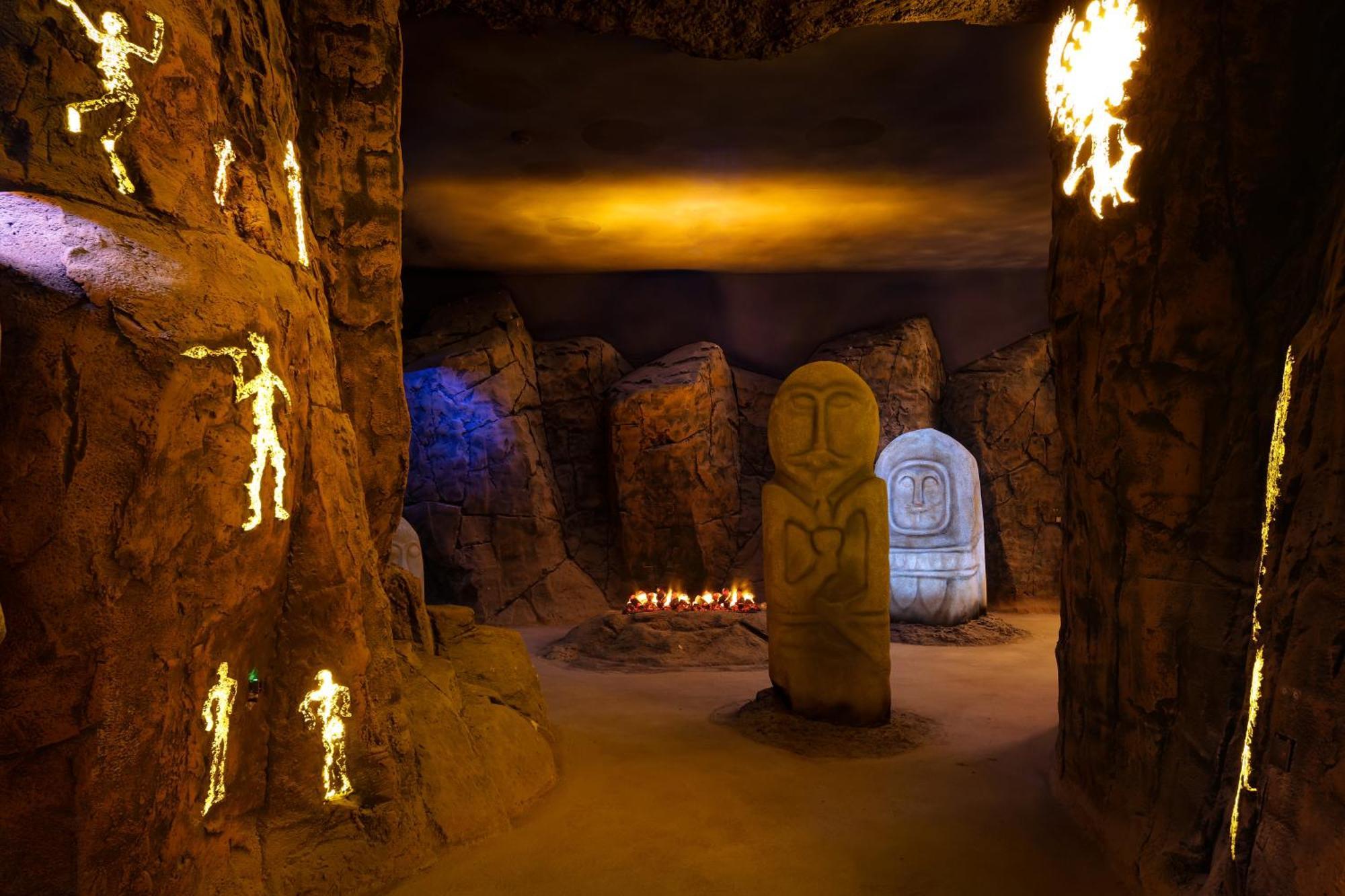 Karavansaray Turkistan Harbour Hotel -Flying Theatre Access Екстер'єр фото The "Cave of the 1000 Buddhas"